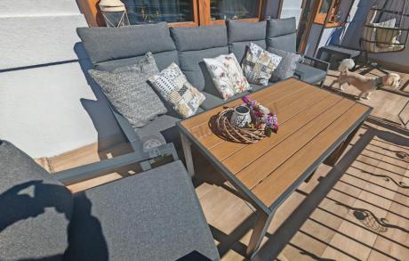 Grafitowy zestaw mebli metalowych na taras Doros Dining + pufy wysokie oparcie - Polywood Dark Grey