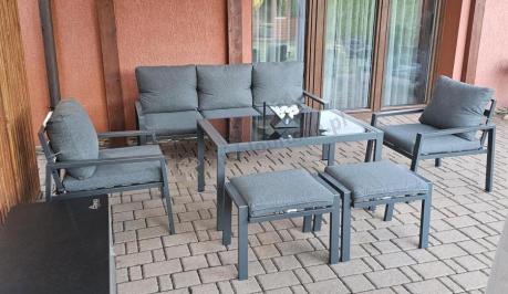 Grafitowy zestaw mebli metalowych na taras Sodor Dining + pufy - Dark Grey