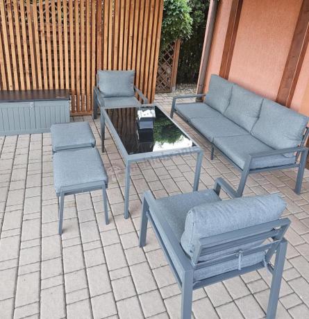 Grafitowy zestaw mebli metalowych na taras Sodor Dining + pufy - Dark Grey