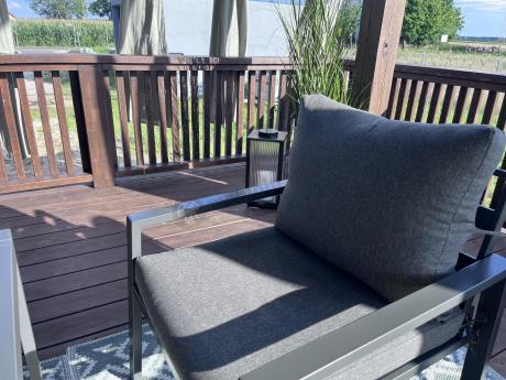 Grafitowy zestaw mebli metalowych na taras Sodor Dining + pufy - Dark Grey