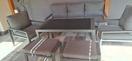 Grafitowy zestaw mebli metalowych na taras Sodor Dining + pufy - Dark Grey