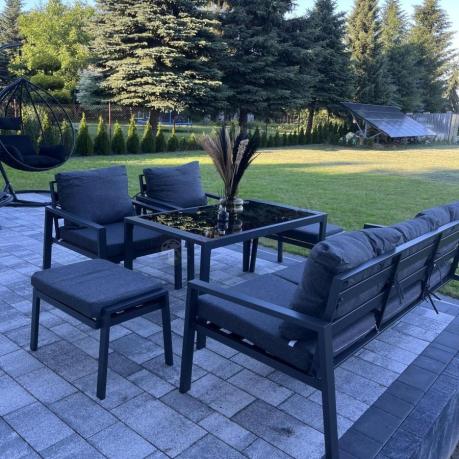 Grafitowy zestaw mebli metalowych na taras Sodor Dining + pufy - Dark Grey