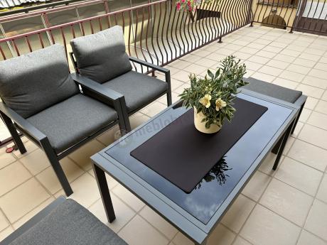 Grafitowy zestaw mebli metalowych na taras Sodor Dining + pufy - Dark Grey