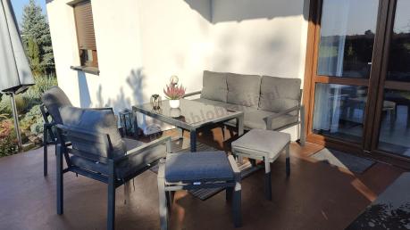 Grafitowy zestaw mebli metalowych na taras Sodor Dining + pufy - Dark Grey
