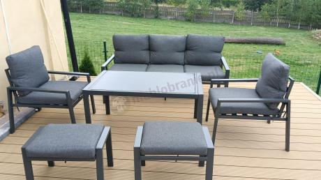 Grafitowy zestaw mebli metalowych na taras Sodor Dining + pufy - Dark Grey