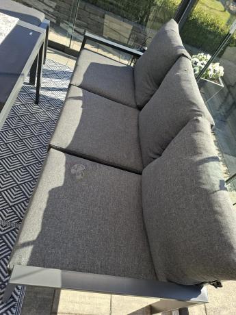 Grafitowy zestaw mebli metalowych na taras Sodor Dining + pufy - Dark Grey