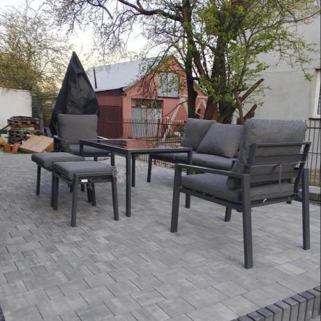 Grafitowy zestaw mebli metalowych na taras Sodor Dining + pufy - Dark Grey