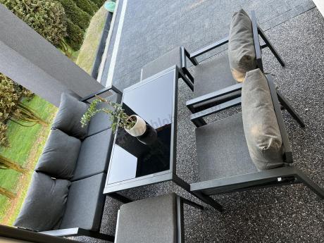 Grafitowy zestaw mebli metalowych na taras Sodor Dining + pufy - Dark Grey