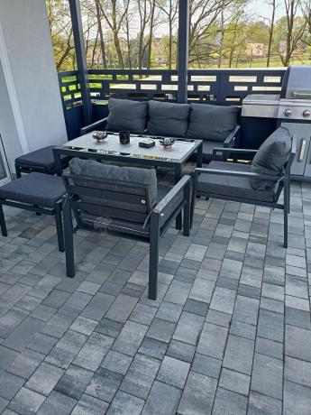 Grafitowy zestaw mebli metalowych na taras Sodor Dining + pufy - Dark Grey