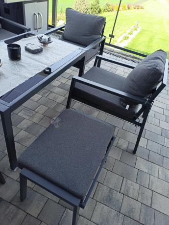 Grafitowy zestaw mebli metalowych na taras Sodor Dining + pufy - Dark Grey