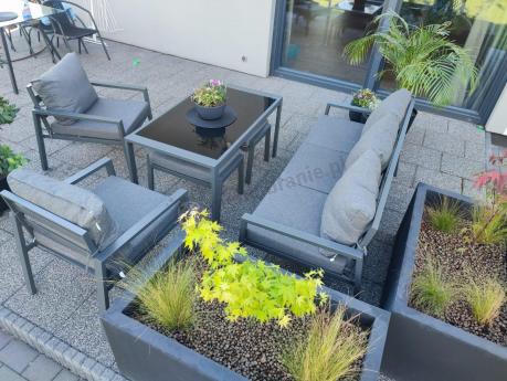 Grafitowy zestaw mebli metalowych na taras Sodor Dining + pufy - Dark Grey