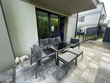 Grafitowy zestaw mebli metalowych na taras Sodor Dining + pufy - Dark Grey