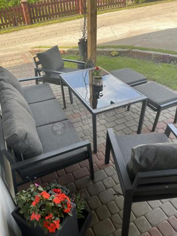 Grafitowy zestaw mebli metalowych na taras Sodor Dining + pufy - Dark Grey