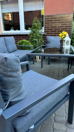 Grafitowy zestaw mebli metalowych na taras Sodor Dining + pufy - Dark Grey