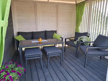 Grafitowy zestaw mebli metalowych na taras Sodor Dining + pufy - Dark Grey