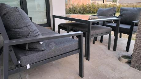 Grafitowy zestaw mebli metalowych na taras Sodor Dining + pufy - Dark Grey