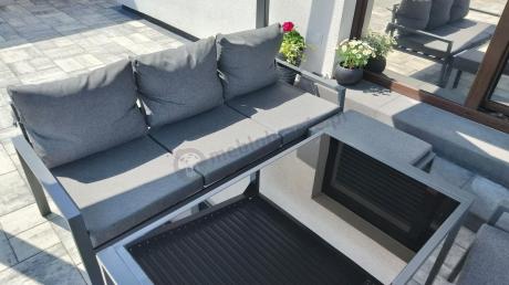 Grafitowy zestaw mebli metalowych na taras Sodor Dining + pufy - Dark Grey