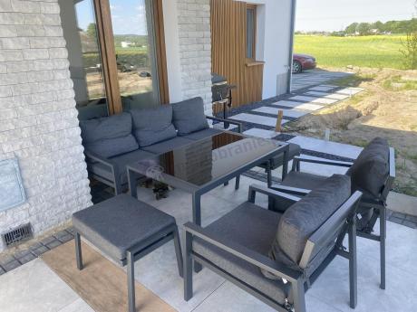 Grafitowy zestaw mebli metalowych na taras Sodor Dining + pufy - Dark Grey