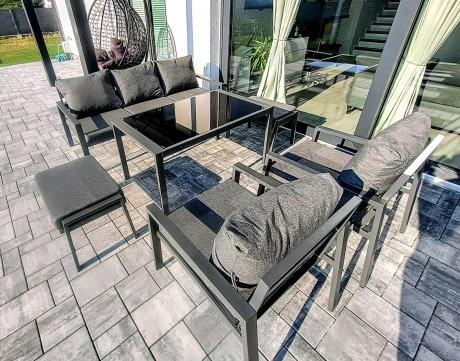 Grafitowy zestaw mebli metalowych na taras Sodor Dining + pufy - Dark Grey