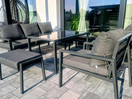 Grafitowy zestaw mebli metalowych na taras Sodor Dining + pufy - Dark Grey