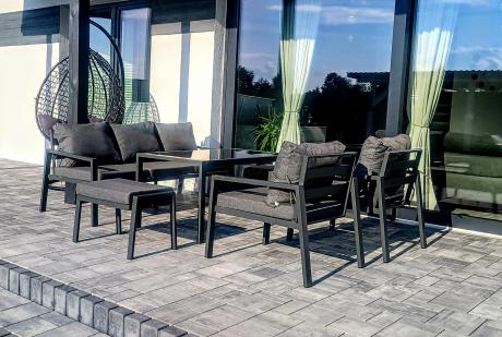 Grafitowy zestaw mebli metalowych na taras Sodor Dining + pufy - Dark Grey