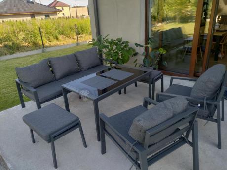 Grafitowy zestaw mebli metalowych na taras Sodor Dining + pufy - Dark Grey