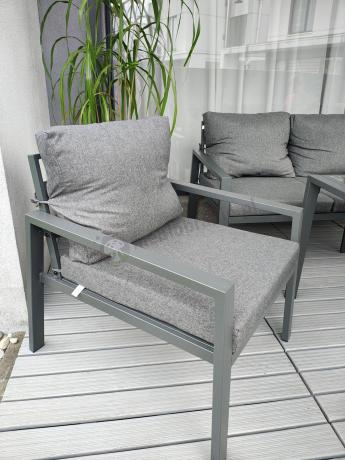 Grafitowy zestaw mebli metalowych na taras Sodor Dining + pufy - Dark Grey