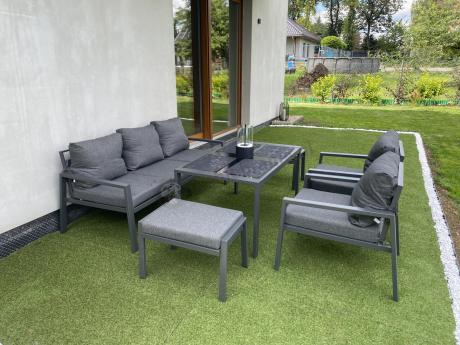 Grafitowy zestaw mebli metalowych na taras Sodor Dining + pufy - Dark Grey