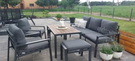 Grafitowy zestaw mebli metalowych na taras Sodor Dining + pufy - Dark Grey Polywood