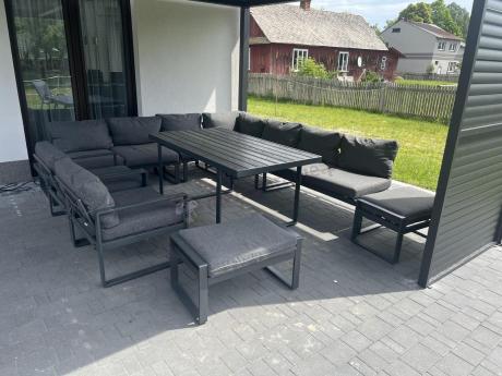 Grafitowy zestaw mebli na taras - narożnik modułowy, wysoki stół, fotele i pufy - Panaon Corner XXL - DG