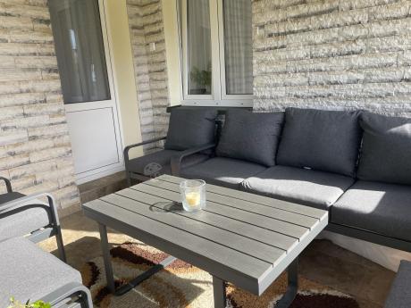 Grafitowy zestaw mebli na taras - sofa 175cm, 2 fotele i 2 pufy - Panaon Dining DG