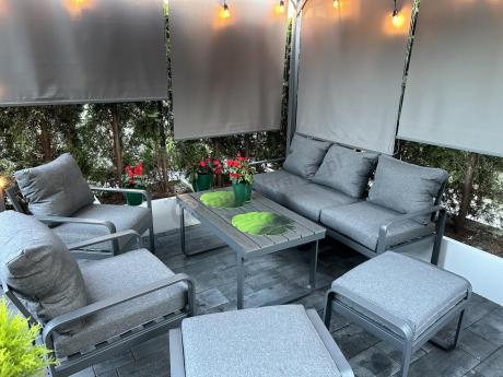 Grafitowy zestaw mebli na taras - sofa 175cm, 2 fotele i 2 pufy - Panaon Dining DG