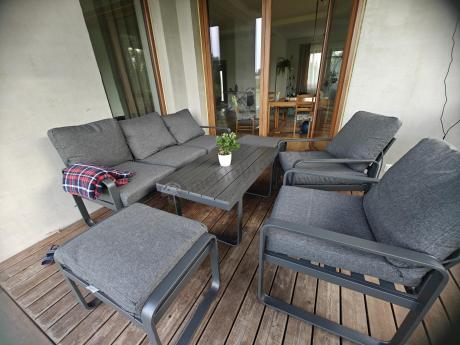 Grafitowy zestaw mebli na taras - sofa 175cm, 2 fotele i 2 pufy - Panaon Dining DG