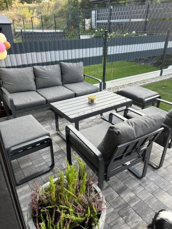 Grafitowy zestaw mebli na taras - sofa 175cm, 2 fotele i 2 pufy - Panaon Dining DG