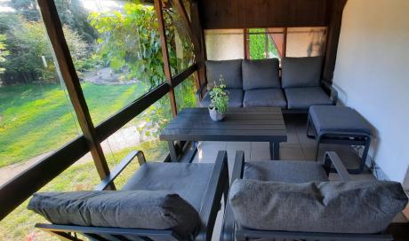 Grafitowy zestaw mebli na taras - sofa 175cm, 2 fotele i 2 pufy - Panaon Dining DG