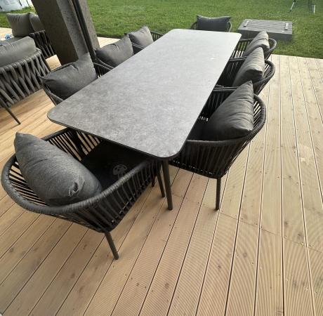Grafitowy zestaw mebli obiadowych na taras dla 8 osób - Kostto Dining 8+1
