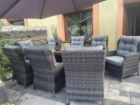 Grafitowy zestaw mebli obiadowych na taras Laritto 8+1 stół 220cm