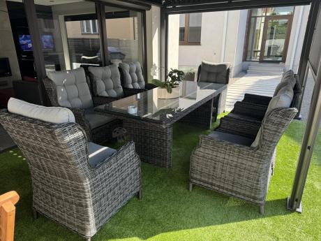 Grafitowy zestaw mebli obiadowych na taras Laritto 8+1 stół 220cm