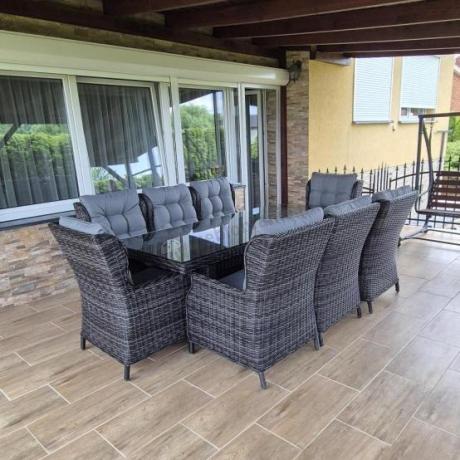 Grafitowy zestaw mebli obiadowych na taras Laritto 8+1 stół 220cm