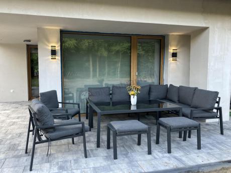 Grafitowy zestaw mebli ogrodowych z narożnikiem i dwoma fotelami Sodor Corner XL - Dark Grey