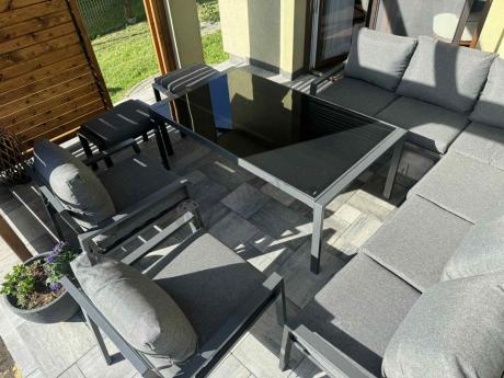 Grafitowy zestaw mebli ogrodowych z narożnikiem i dwoma fotelami Sodor Corner XL - Dark Grey