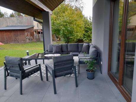 Grafitowy zestaw mebli ogrodowych z narożnikiem i dwoma fotelami Sodor Corner XL - Dark Grey