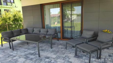 Grafitowy zestaw mebli ogrodowych z narożnikiem i dwoma fotelami Sodor Corner XL - Dark Grey