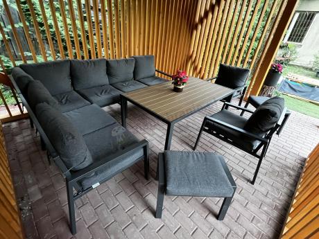 Grafitowy zestaw mebli ogrodowych z narożnikiem i dwoma fotelami Sodor Corner XL - Dark Grey Polywood
