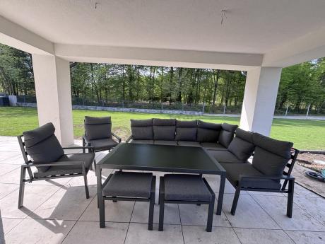 Grafitowy zestaw mebli ogrodowych z narożnikiem i dwoma fotelami wysoki stół Doros Corner XL - Dark Grey