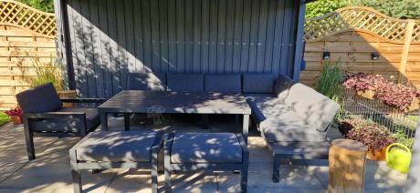 Grafitowy zestaw mebli z narożnikiem i wysokim stołem Calamba Corner XL