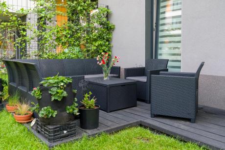 Grafitowy zestaw narożny 172 x 222 cm, z dwoma fotelami i skrzynią ze schowkiem