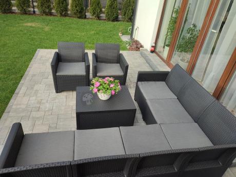 Grafitowy zestaw narożny 172 x 222 cm, z dwoma fotelami i skrzynią ze schowkiem