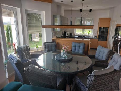 Grafitowy zestaw technorattanowy z okrągłym stołem 8+1 Laritto