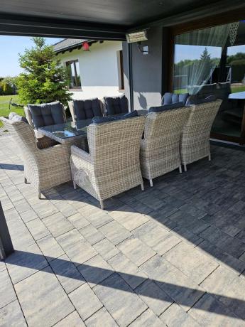 Jasne technorattanowe meble obiadowe na taras - stół + 8 foteli Laritto - Creme